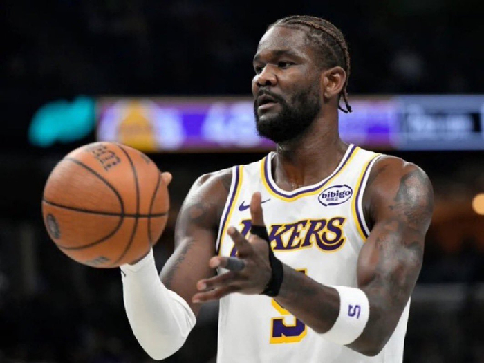 湖人艾顿背痛缺席步行者战 迪耶罗膝伤休战引教