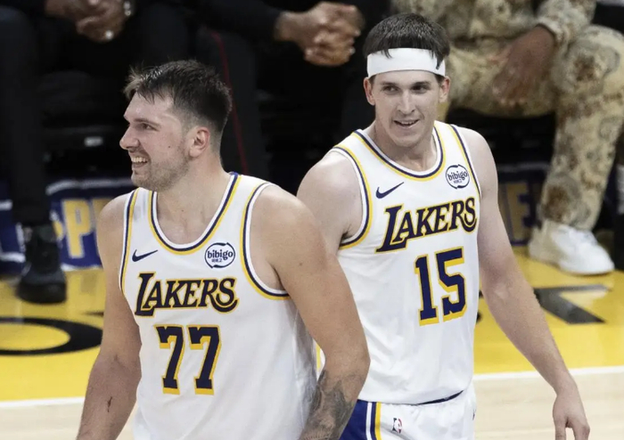 湖人双核伤退季后赛开局难撑 詹姆斯单核带队迎