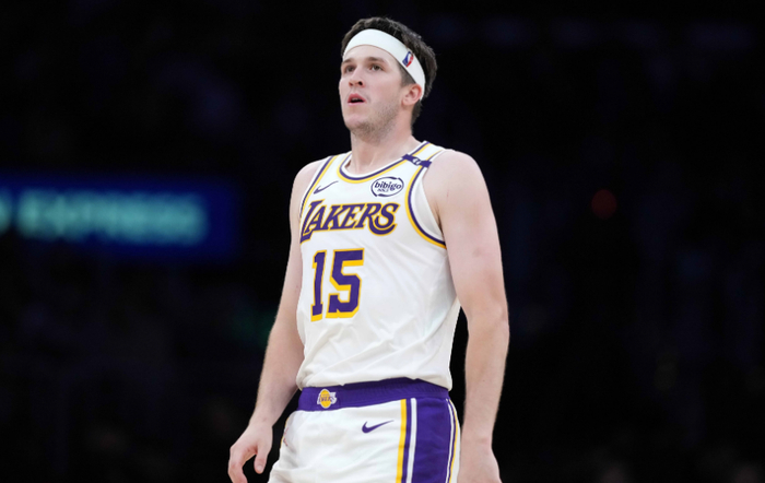 湖人双核伤退季后赛开局难撑 詹姆斯单核带队迎