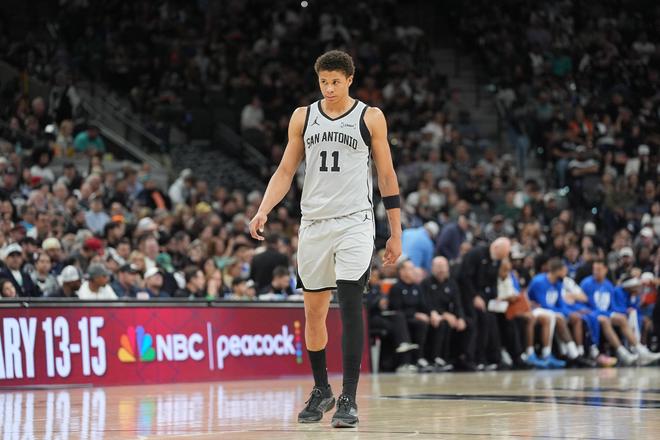 马刺61胜锁定西部第二文班伤缺14号秀爆发亮出争